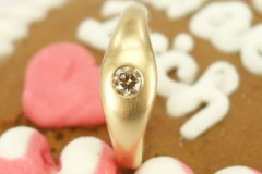 Verlobungsring 750 Rosegold mit braunem Brillant